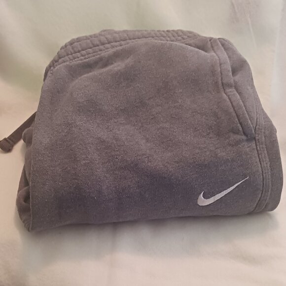 Gray Nike Sweatpants Gently Used - Picture 1 of 3